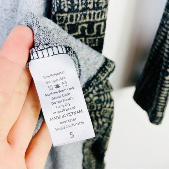 LuLaRoe Sarah Duster Cardigan Gray Striped Long Sleeve Open Front - Picture 5 of 6